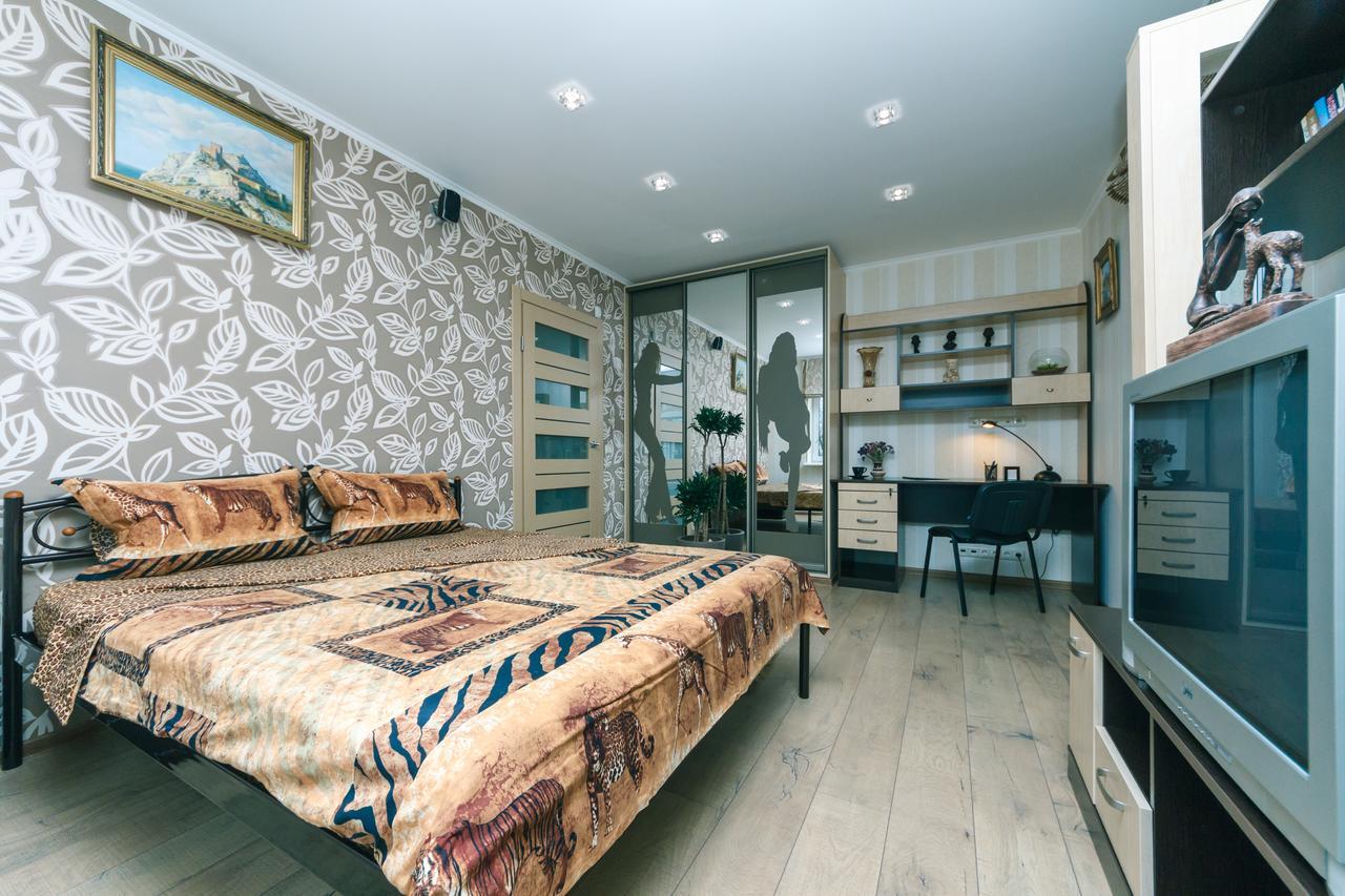 Apartment On Sevastopolska Square Kijev Kültér fotó