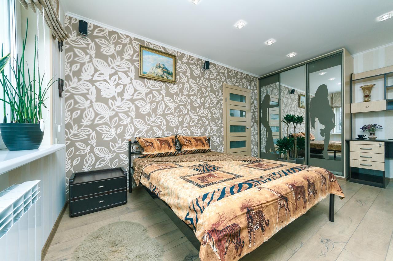 Apartment On Sevastopolska Square Kijev Kültér fotó